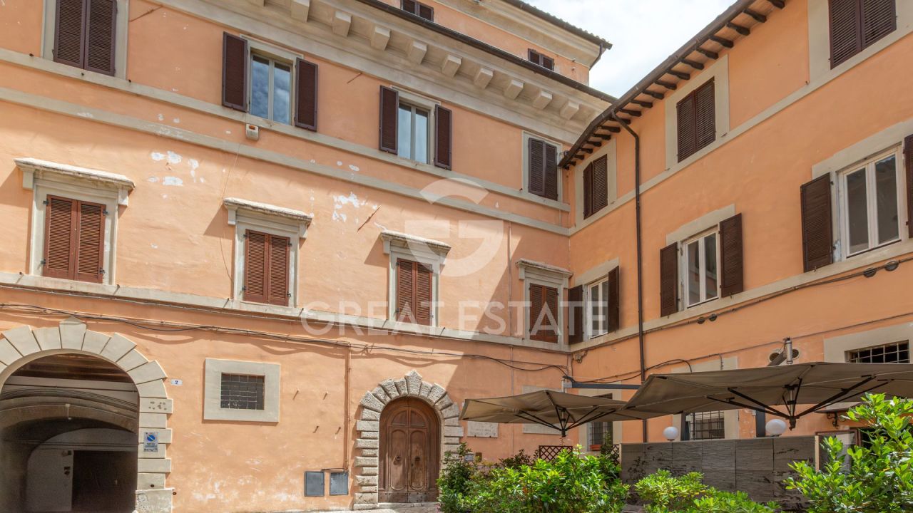 Apartamento en Spoleto, Italia, 304.9 m² - imagen 3