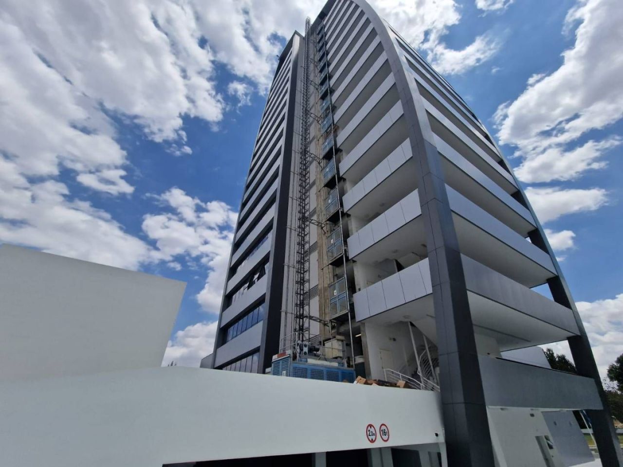 Oficina en Nicosia, Chipre, 406 m² - imagen 1