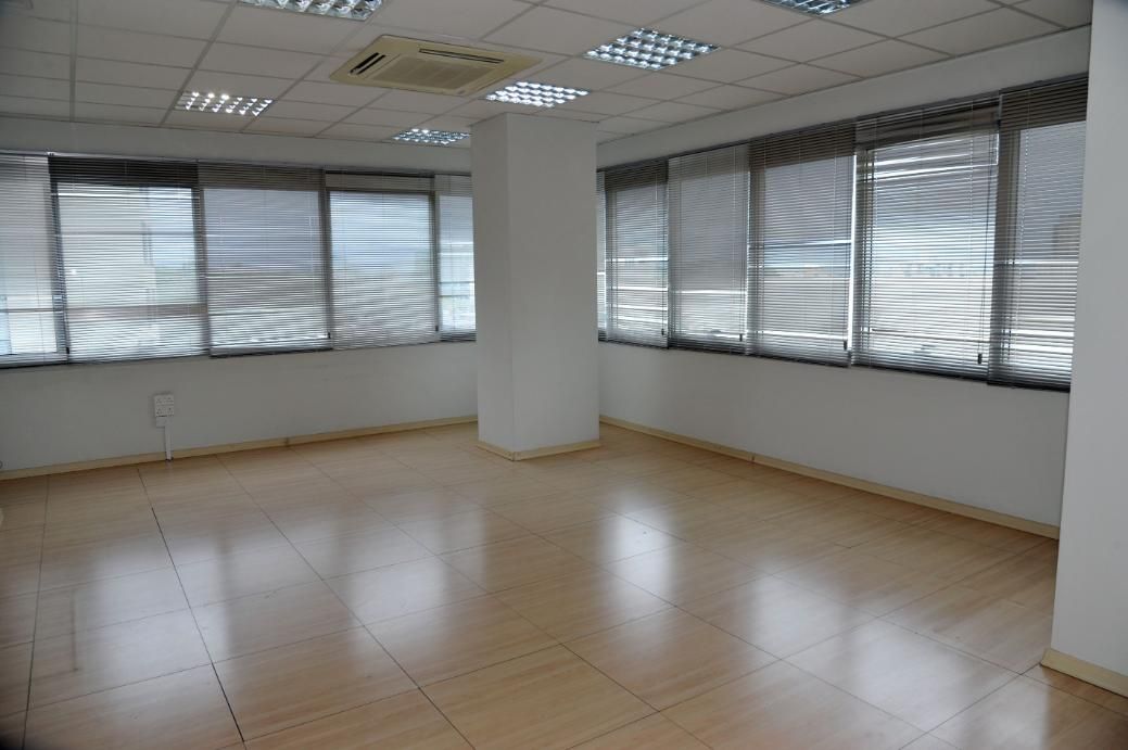 Oficina en Nicosia, Chipre, 224 m² - imagen 2