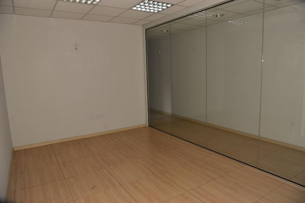 Oficina en Nicosia, Chipre, 224 m² - imagen 5