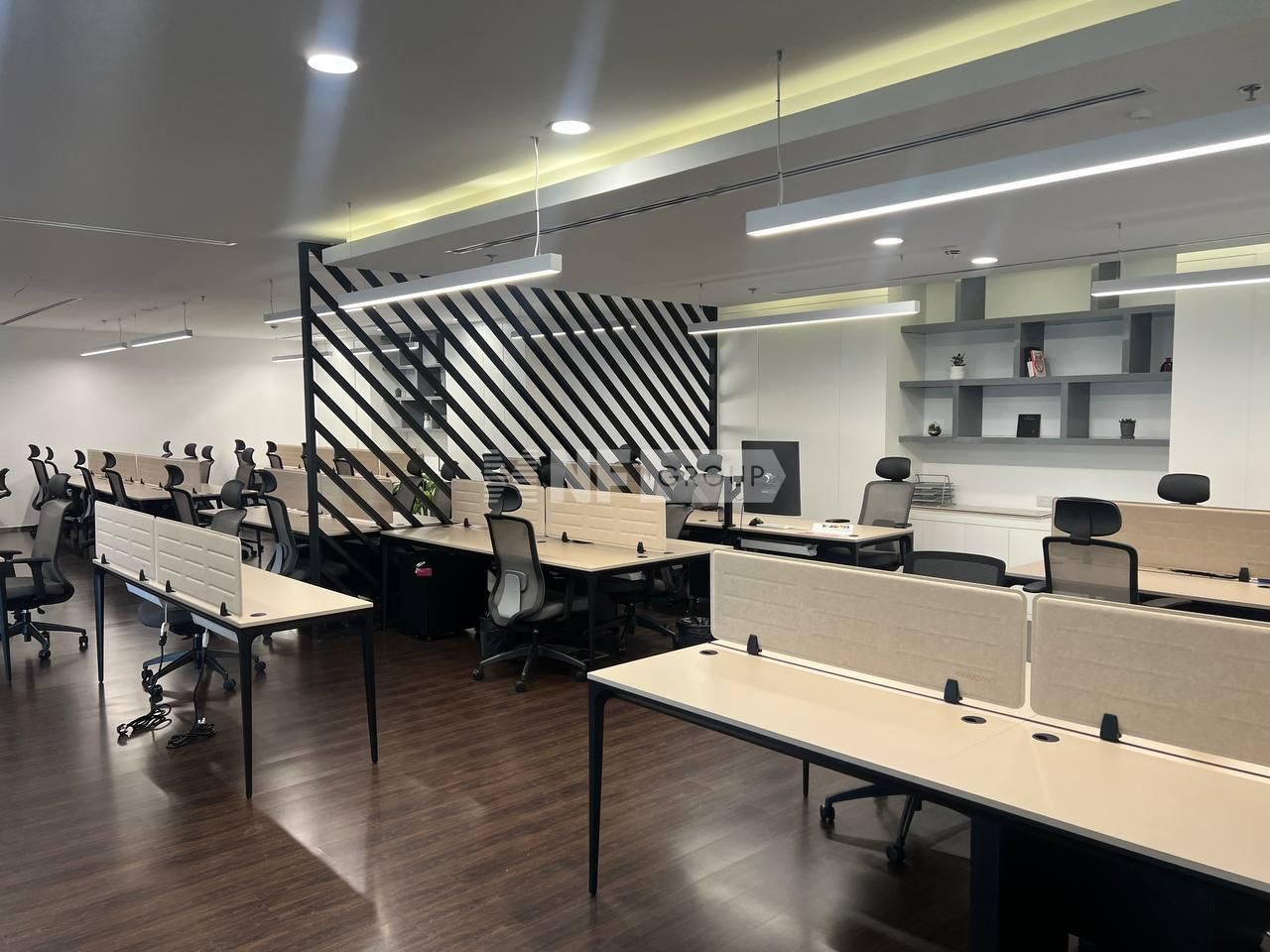 Office in Dubai, UAE, 1 055.52 m² - picture 8