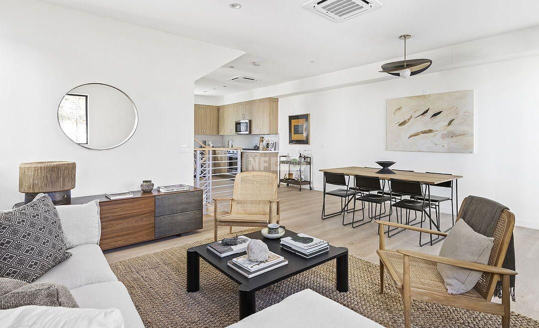 Maison à Los Angeles, États-Unis, 161 m² - image 6