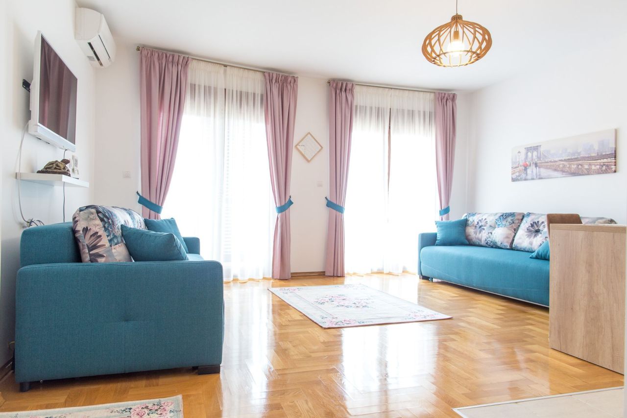 Apartamento en Budva, Montenegro, 45 m² - imagen 1