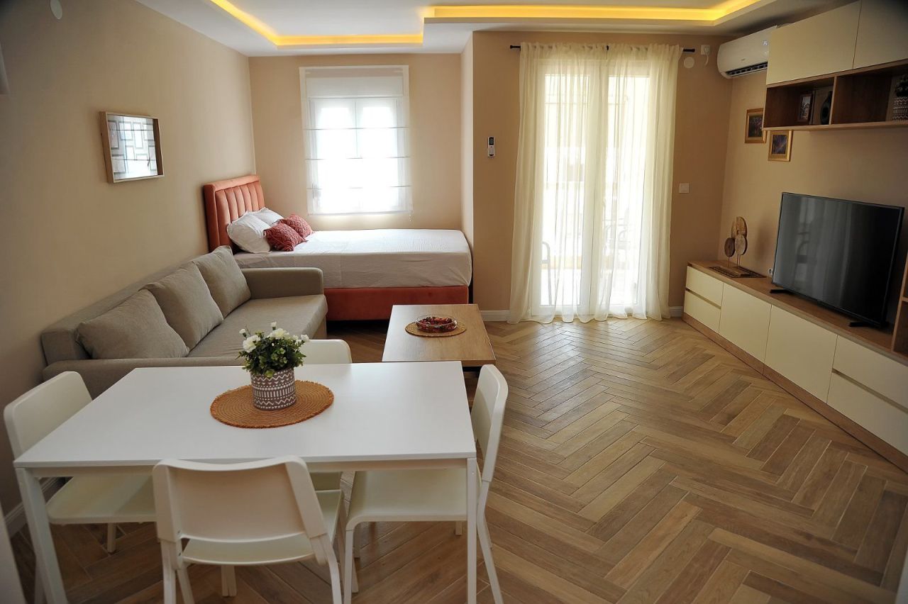 Apartment in Budva, Montenegro, 43 m² - picture 1