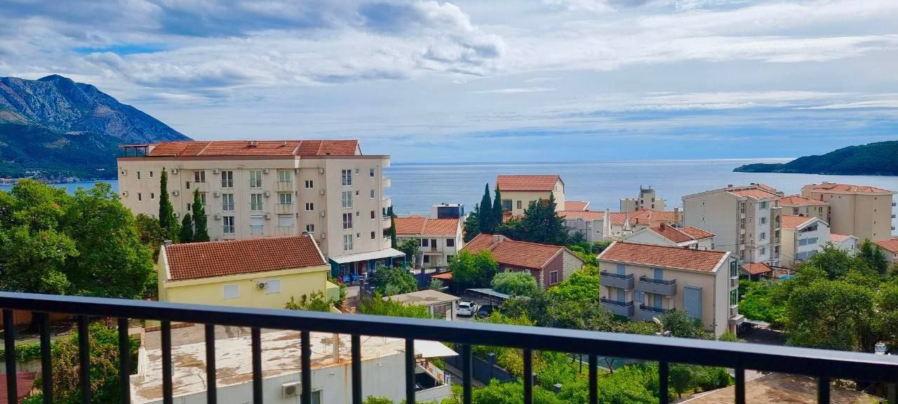 Appartement à Budva, Monténégro, 85 m² - image 1