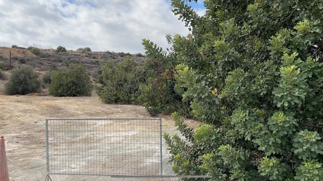 Land in Germasogeia, Cyprus, 9 622 m² - picture 1