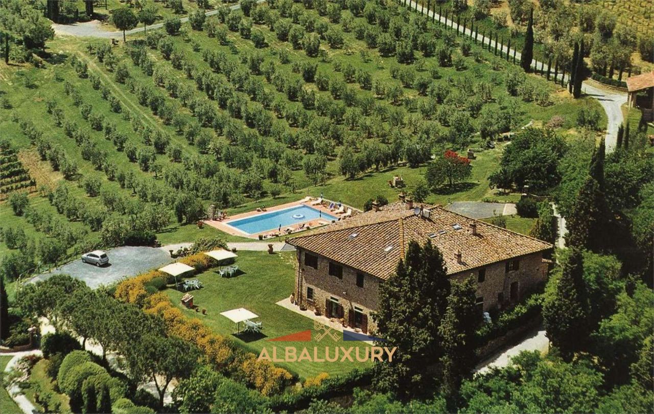 Villa à San Gimignano, Italie, 860 m² - image 1