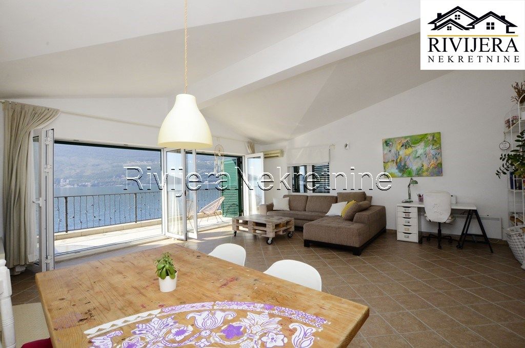 Flat in Herceg-Novi, Montenegro, 81 m² - picture 1