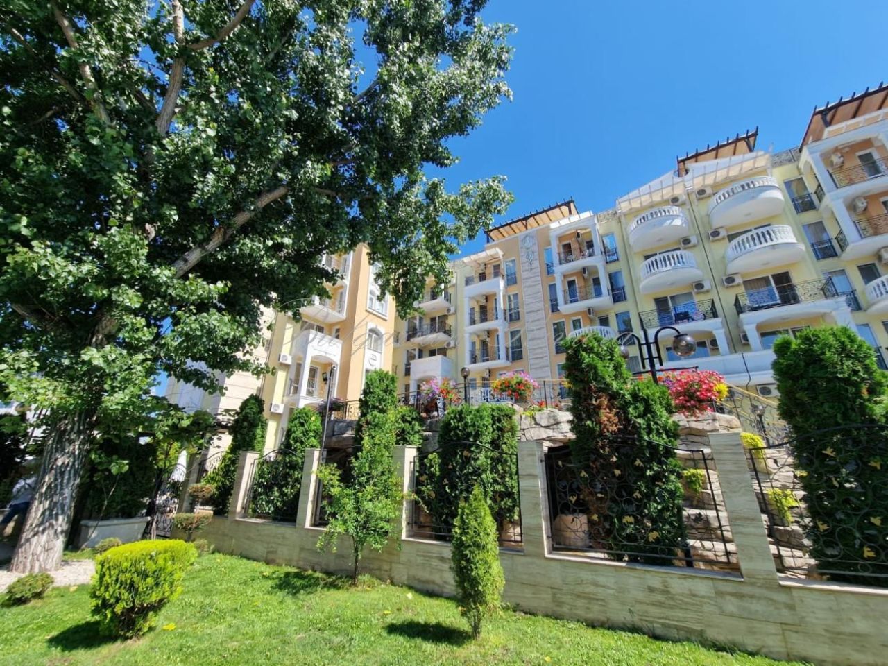 Appartement à Slantchev Briag, Bulgarie, 112 m² - image 1