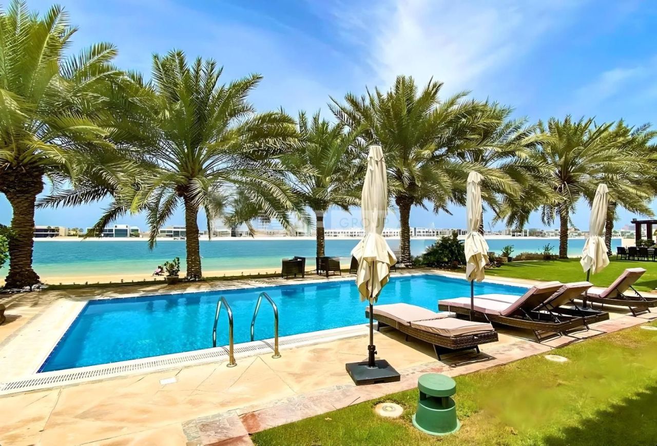 Villa in Dubai, UAE, 836.1 m² - picture 1