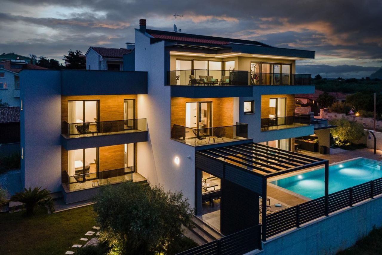 Maison à Fažana, Croatie, 400 m² - image 2