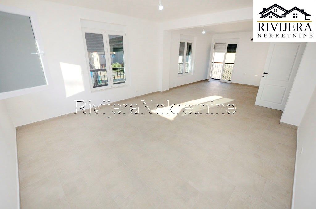 Wohnung in Herceg-Novi, Montenegro, 85 m² - Foto 1