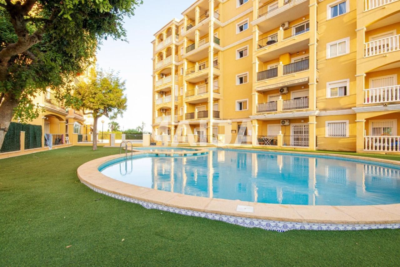 Apartamento en Torrevieja, España, 51 m² - imagen 1