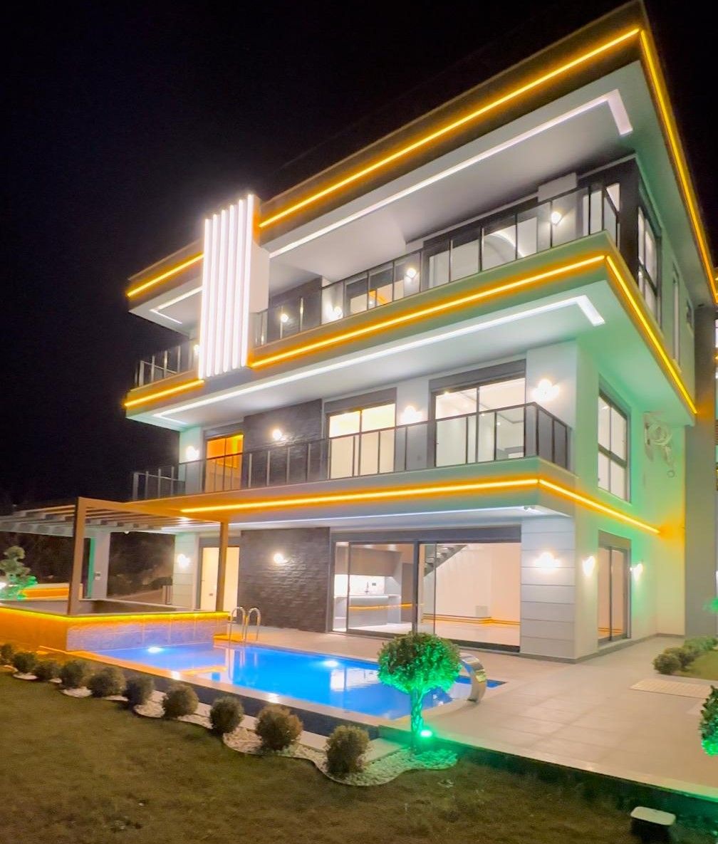 Villa en Alanya, Turquia, 450 m² - imagen 1