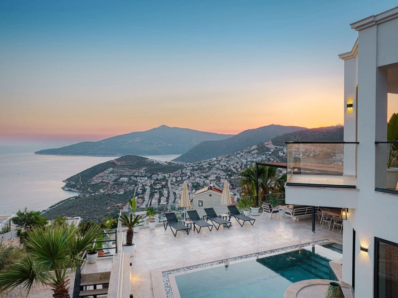 Villa à Kalkan, Turquie, 500 m² - image 1