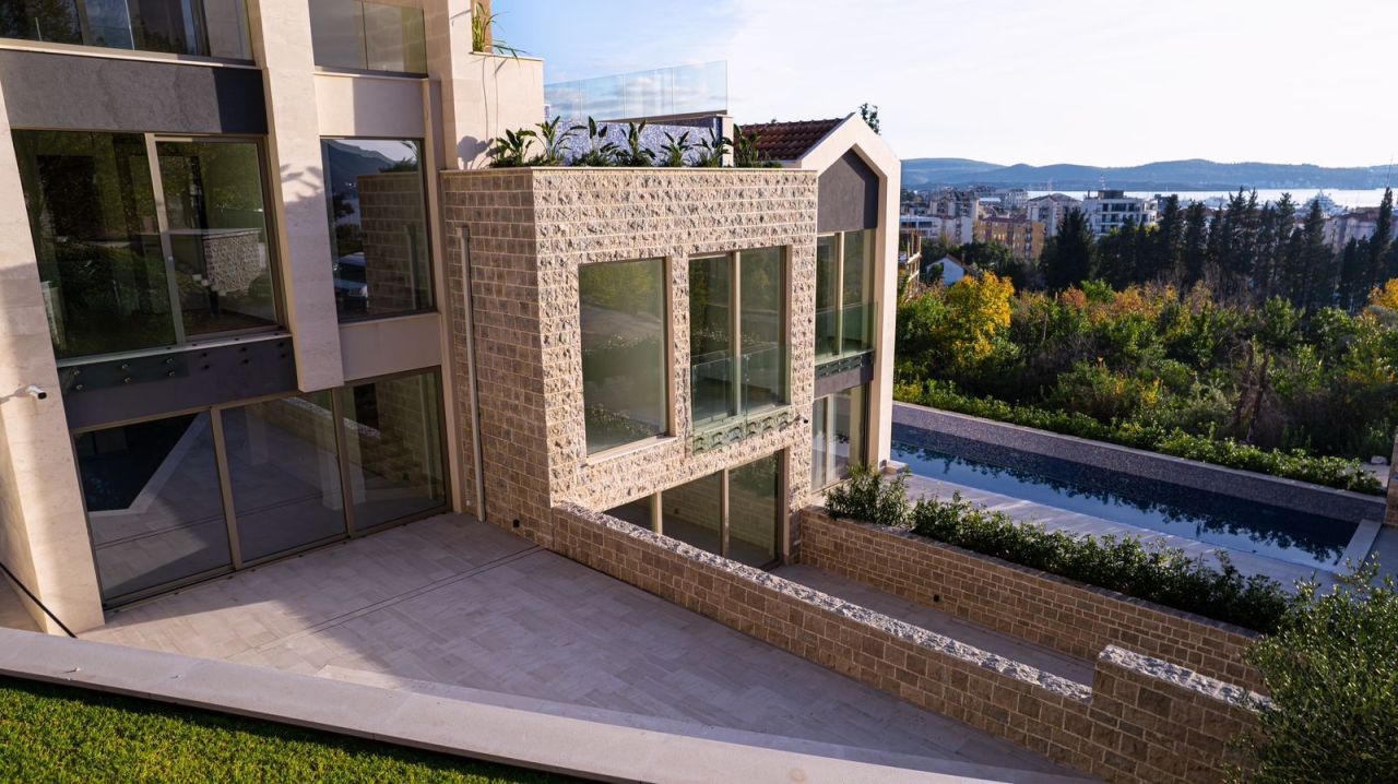 Maison à Tivat, Monténégro, 288 m² - image 5