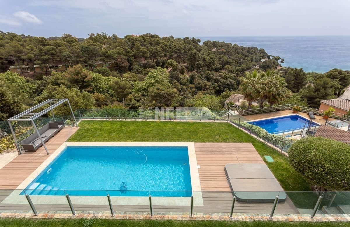 Villa in Barcelona, Spain, 280 m² - picture 2