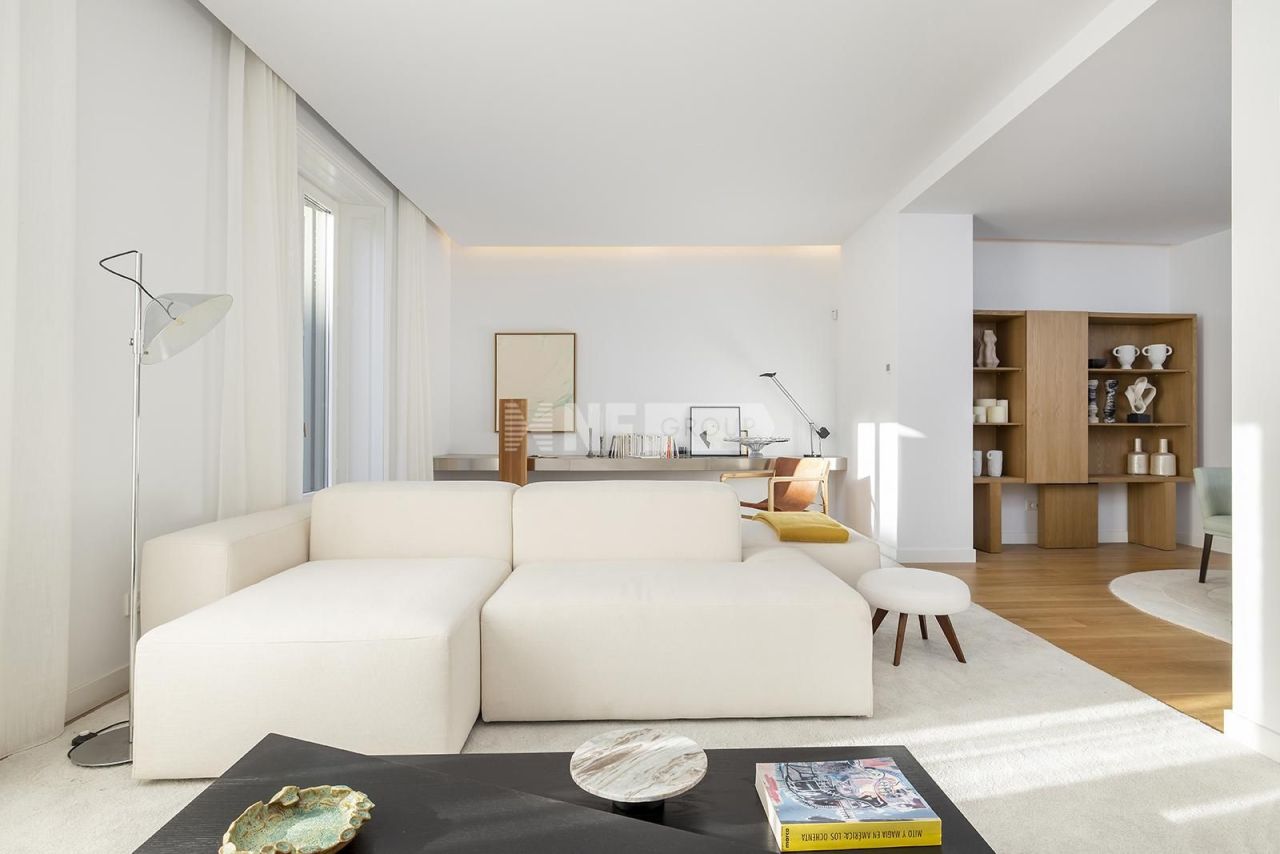 Flat in Barcelona, Spain, 67 m² - picture 3