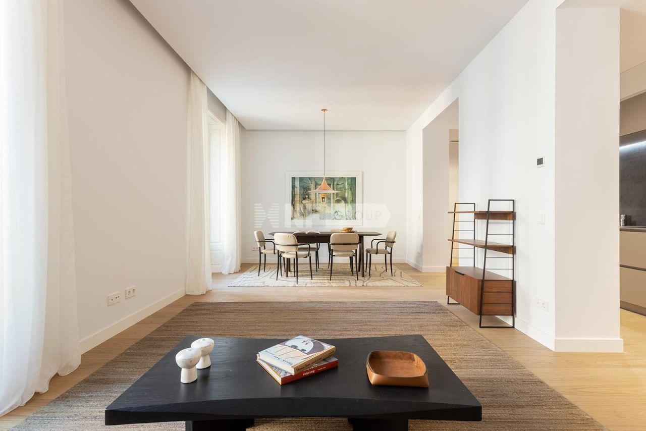 Flat in Barcelona, Spain, 67 m² - picture 5