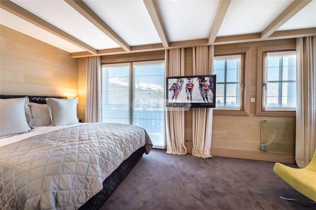 Chalet à Courchevel, France, 675 m² - image 7