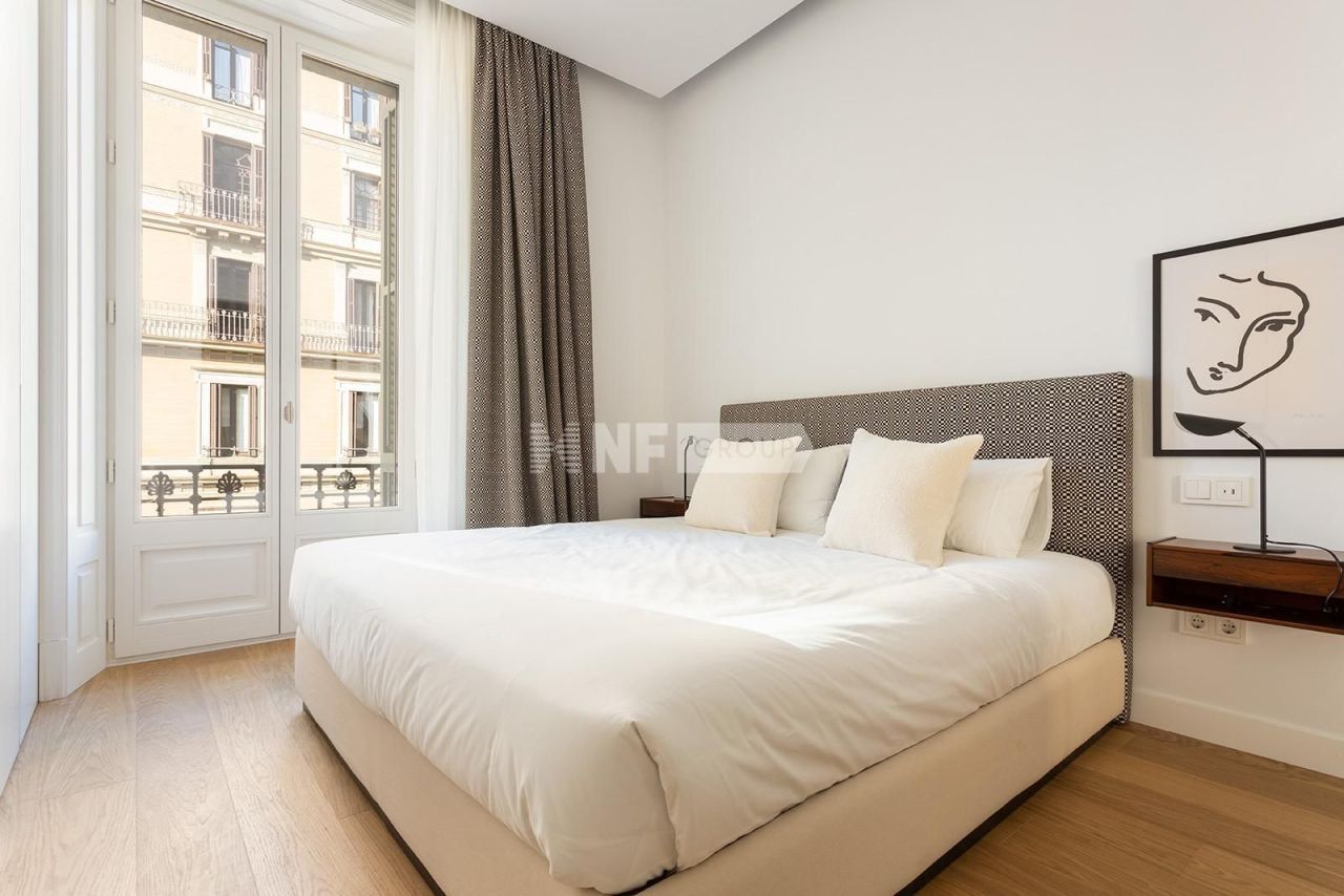 Flat in Barcelona, Spain, 67 m² - picture 11