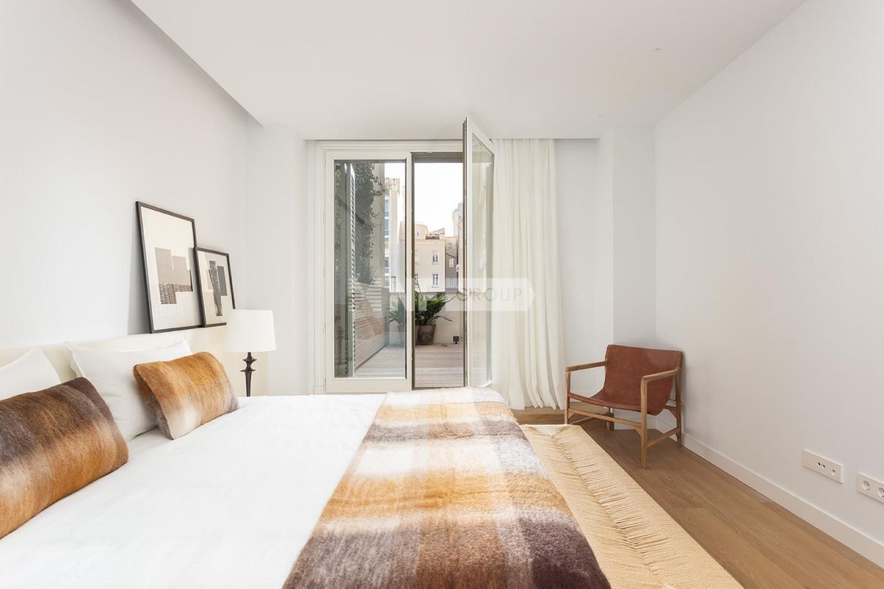 Flat in Barcelona, Spain, 67 m² - picture 13