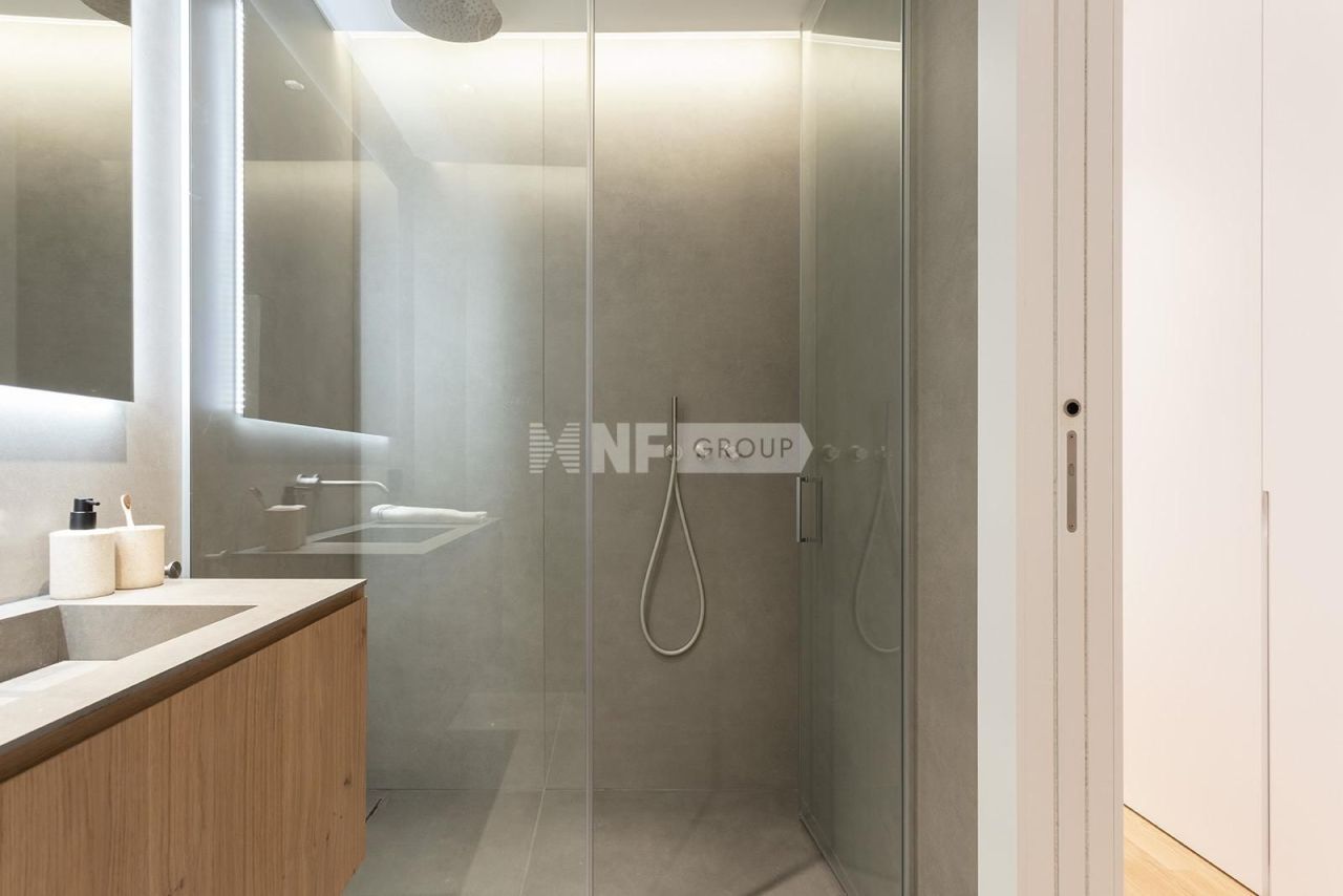 Flat in Barcelona, Spain, 67 m² - picture 14