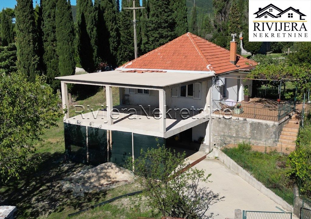 Haus in Herceg-Novi, Montenegro, 58 m² - Foto 1