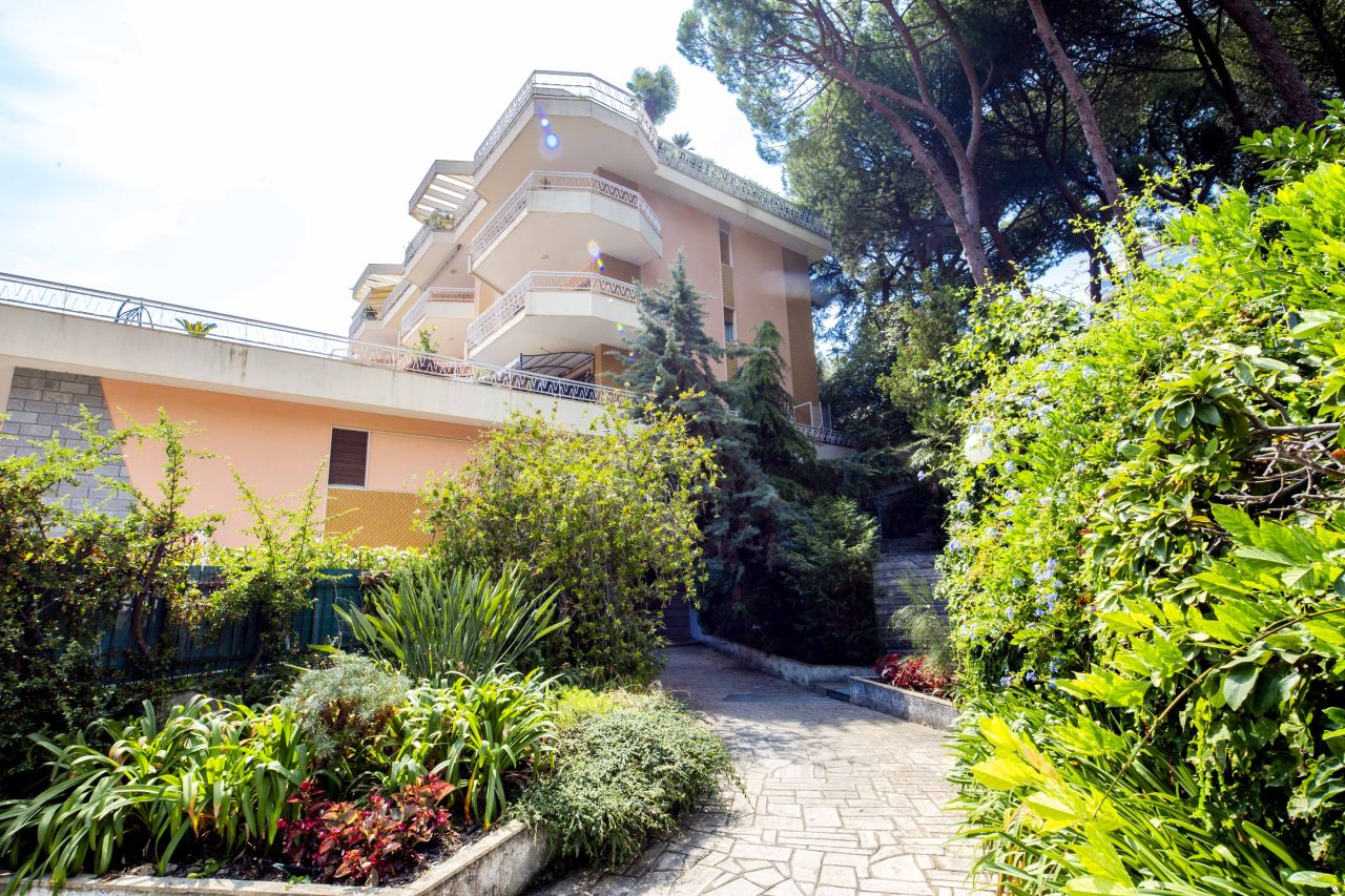 Flat in San Remo, Italy, 67 m² - picture 15
