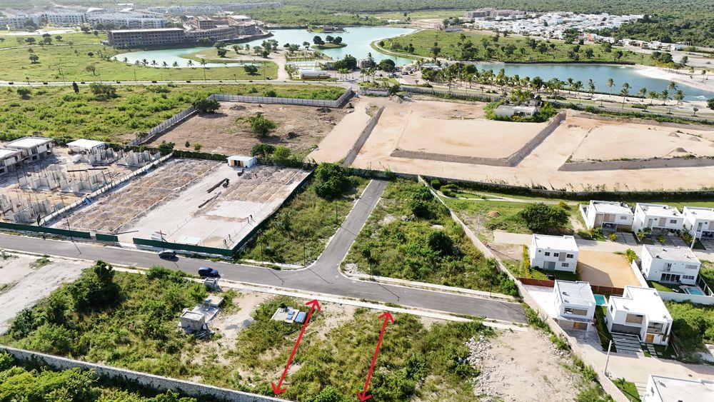 Land in Bavaro, Dominican Republic, 487.8 m² - picture 1