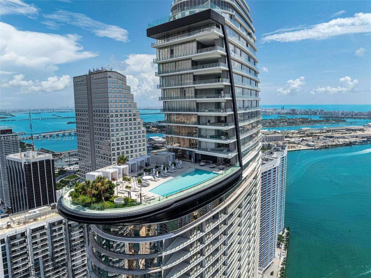 Flat in Miami, USA, 230 m² - picture 1