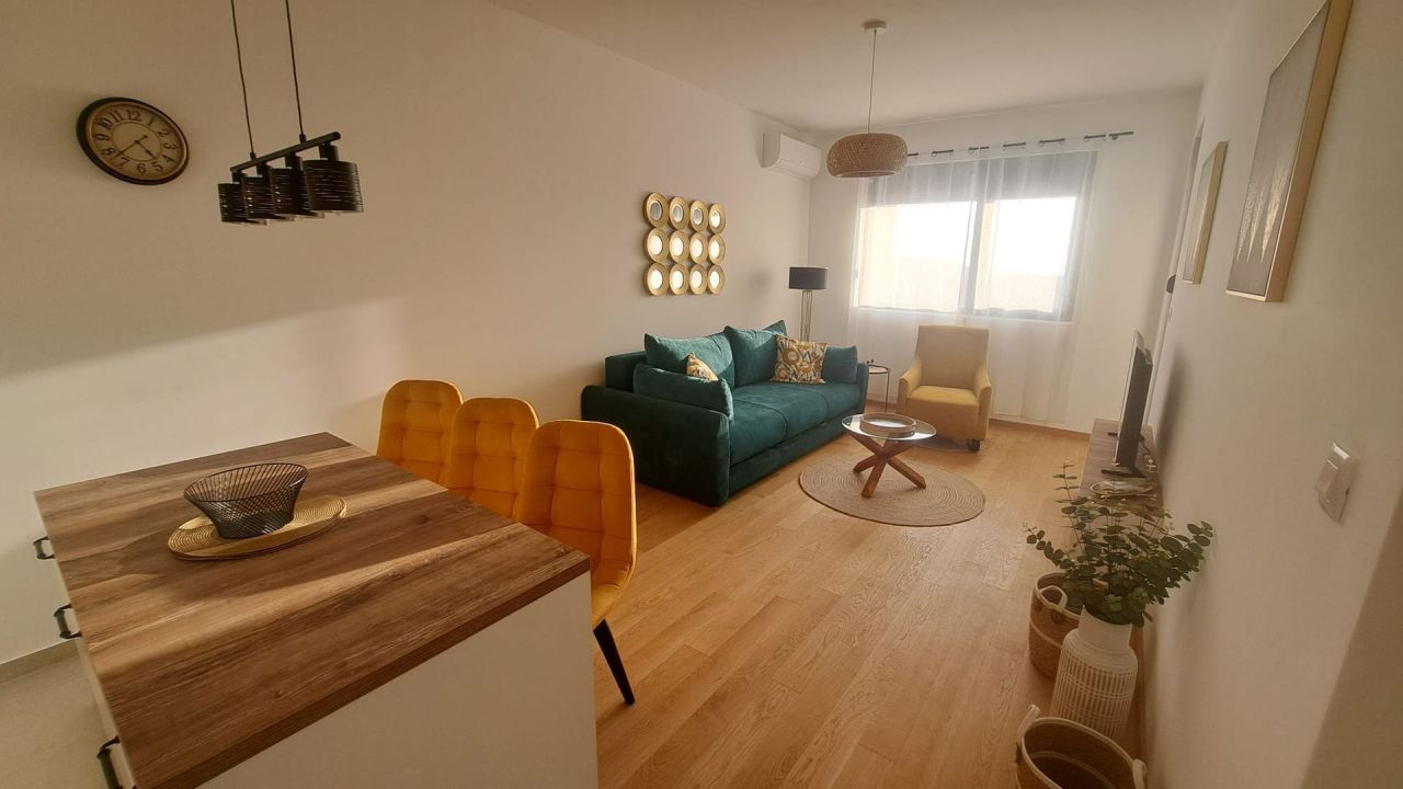 Apartment in Becici, Montenegro, 42 m² - Foto 1