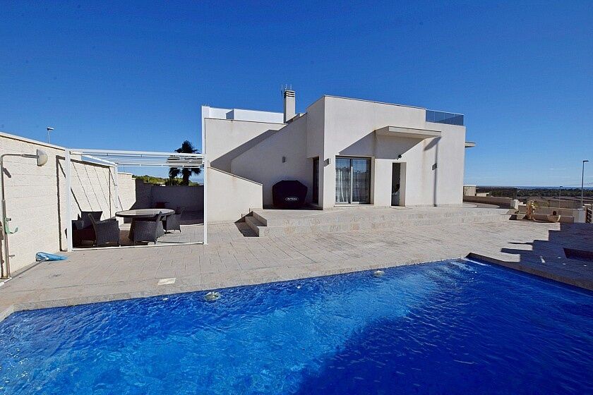 Villa en San Miguel de Salinas, España, 250 m² - imagen 1