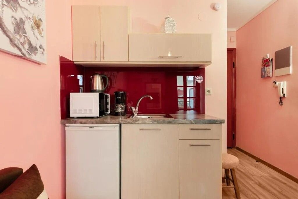 Flat in Thessaloniki, Greece, 27 m² - picture 4