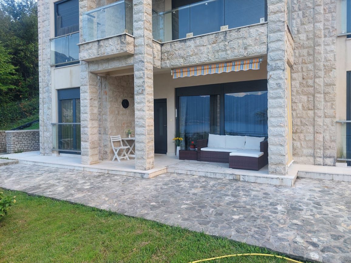 Casa en Kotor, Montenegro, 68 m² - imagen 4