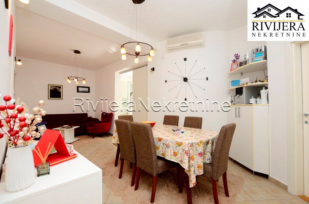 Appartement à Herceg-Novi, Monténégro, 69 m² - image 1