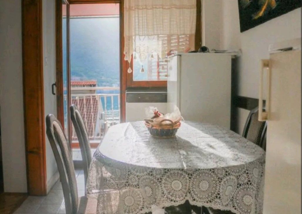 Apartment in Dobrota, Montenegro, 67 m² - Foto 1