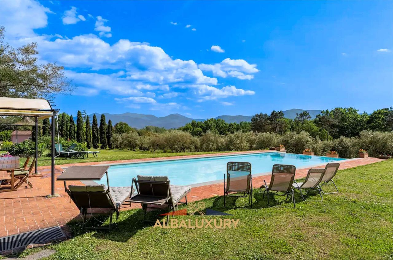 Villa en Lucca, Italia, 840 m² - imagen 2