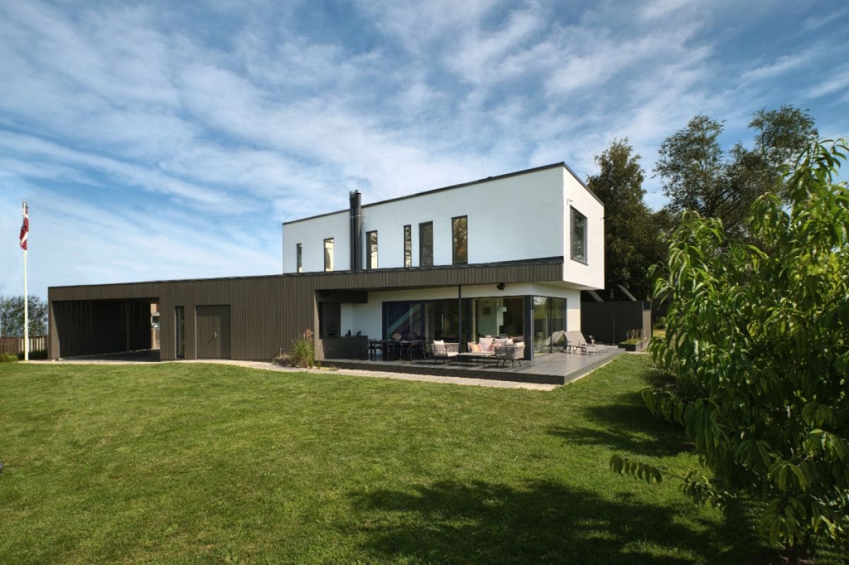 Haus in Dzintari, Lettland, 300 m² - Foto 1