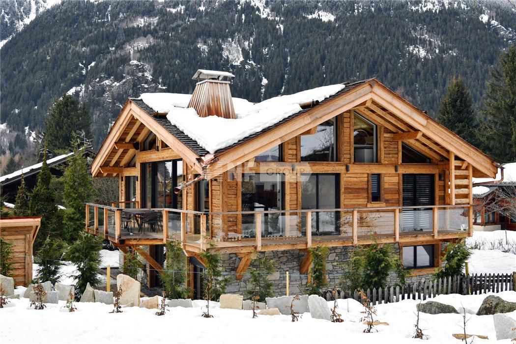 Chalet in Chamonix, France, 317 m² - picture 1