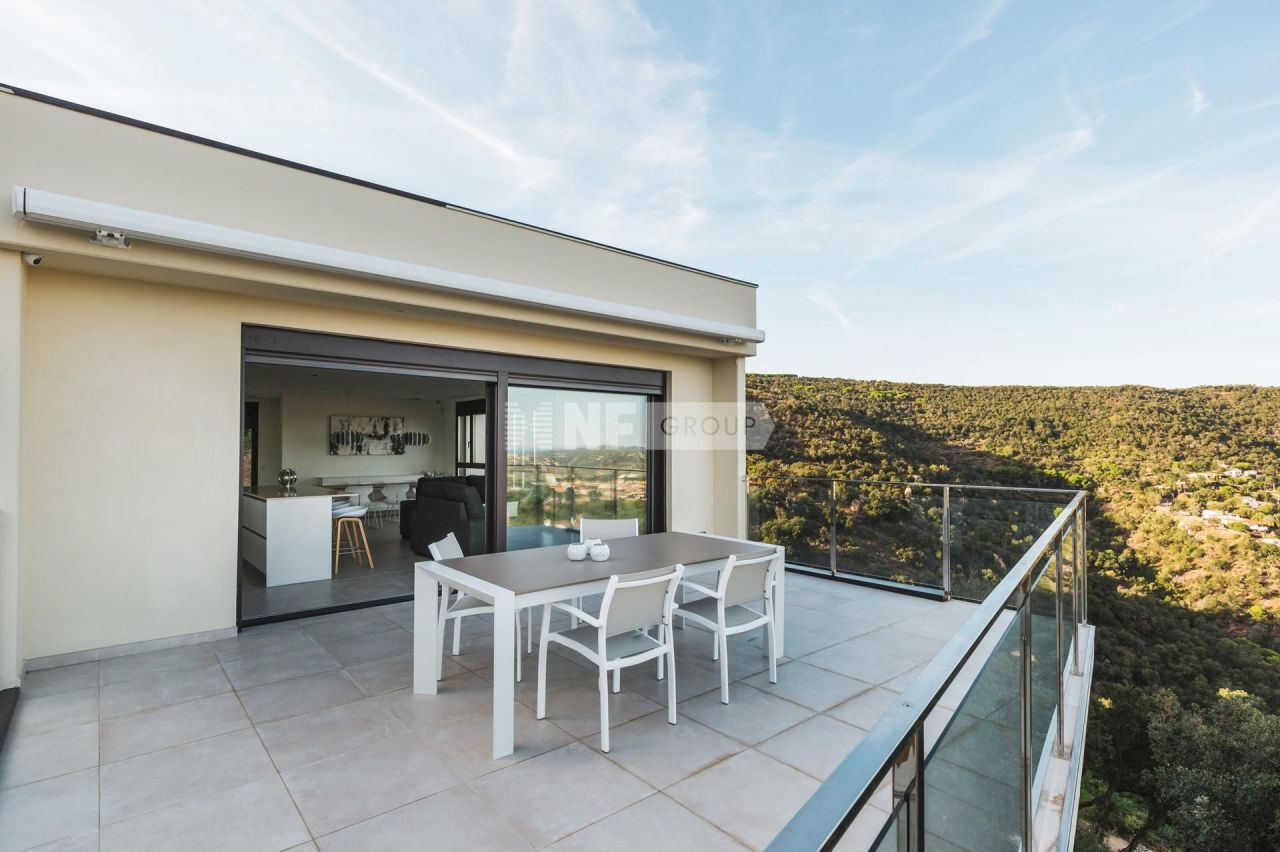 Villa à Calonge, Espagne, 215 m² - image 1