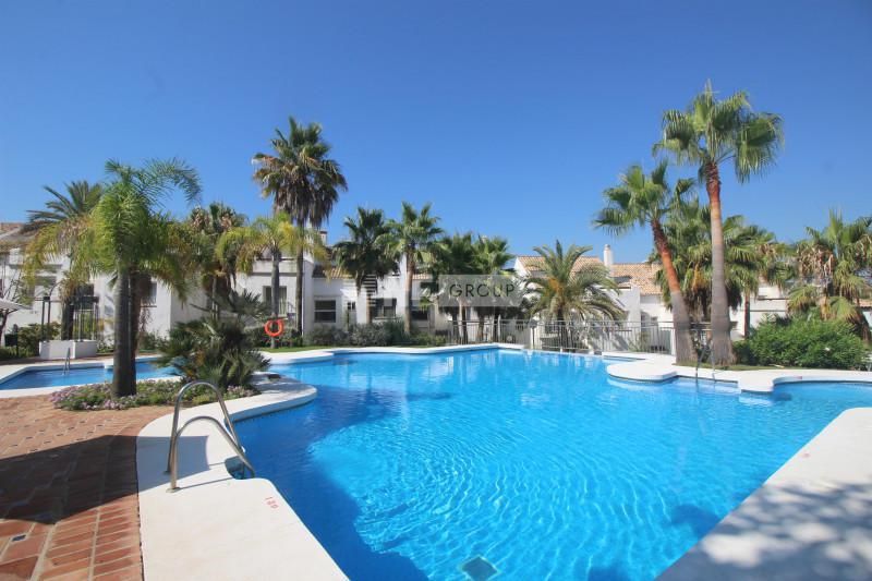 Townhouse in Marbella, Spain, 398 m² - picture 2