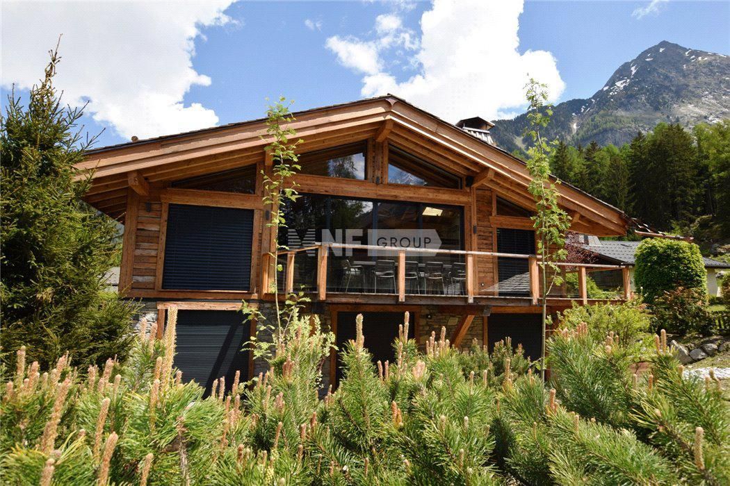 Chalet in Chamonix, France, 317 m² - picture 2