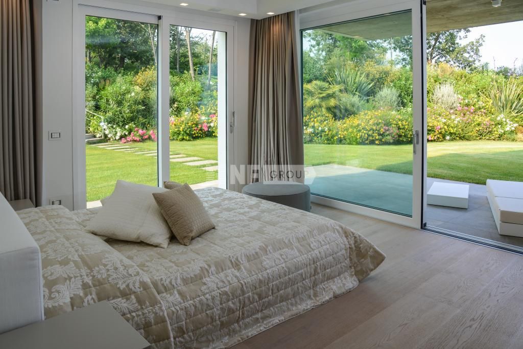 Apartamento por Lago de Garda, Italia, 271 m² - imagen 3