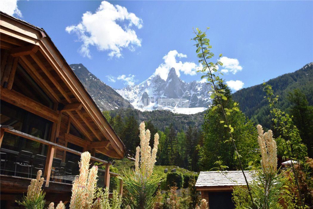 Chalet in Chamonix, France, 317 m² - picture 4
