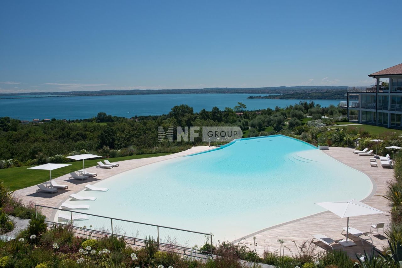Apartamento por Lago de Garda, Italia, 271 m² - imagen 6