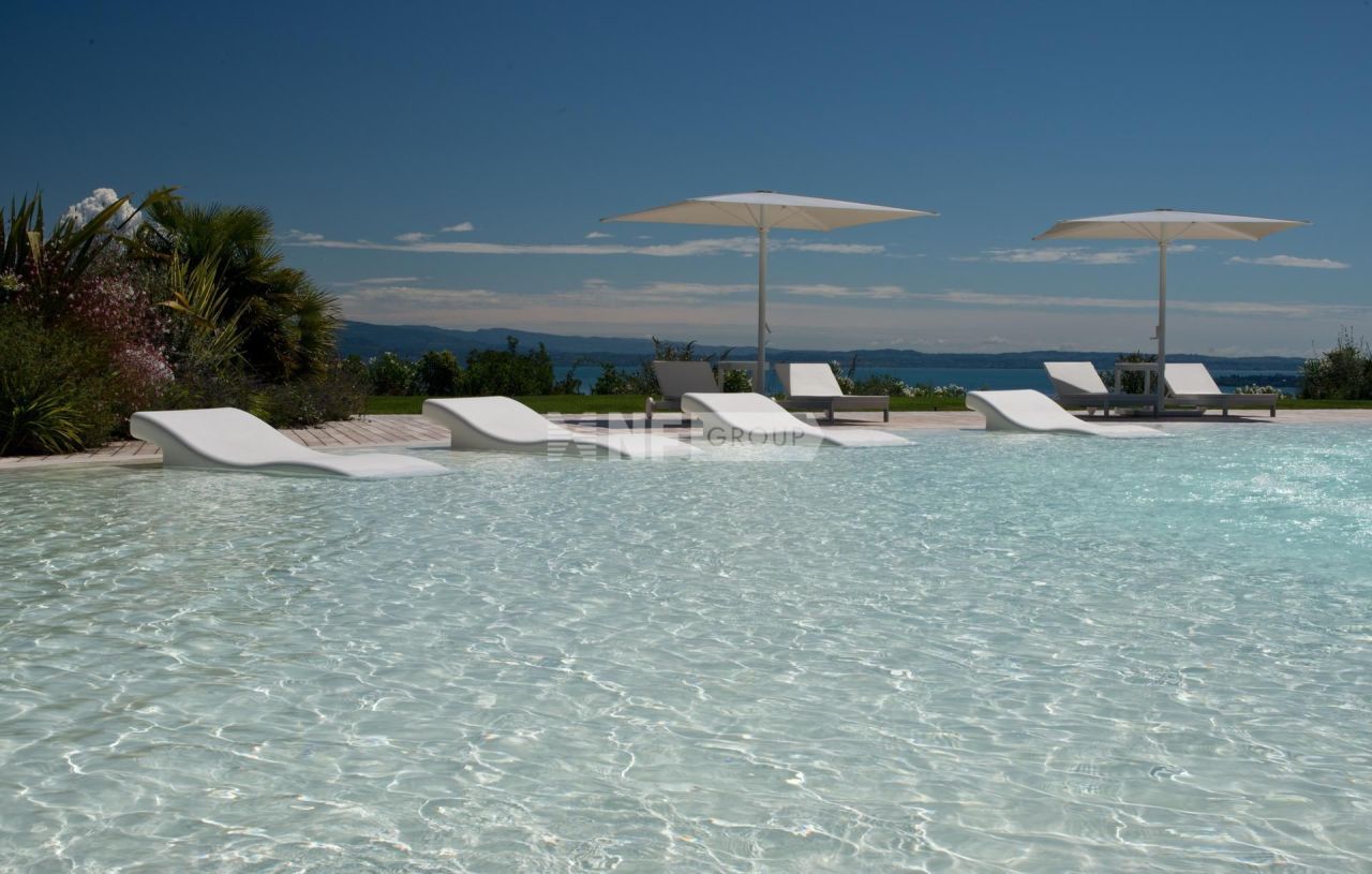 Apartamento por Lago de Garda, Italia, 271 m² - imagen 7