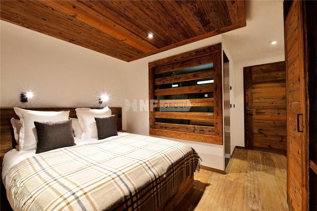 Chalet in Chamonix, France, 317 m² - picture 9