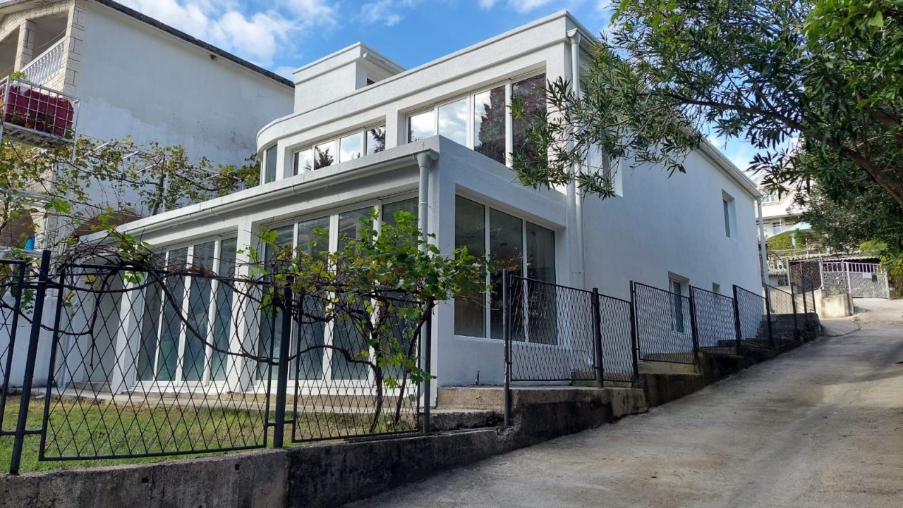 House in Sutomore, Montenegro, 224 m² - picture 2