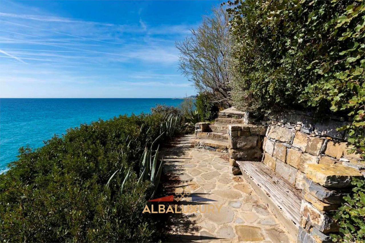 Villa in Cipressa, Italy, 330 m² - picture 15